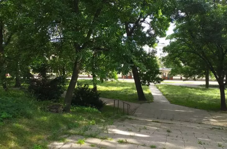 The Old Town Park in Lodz was created after the war on the site of quarters of big-city buildings demolished by the Germans. 