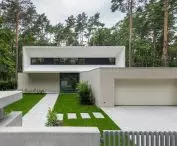 Widok od strony wejścia głównego