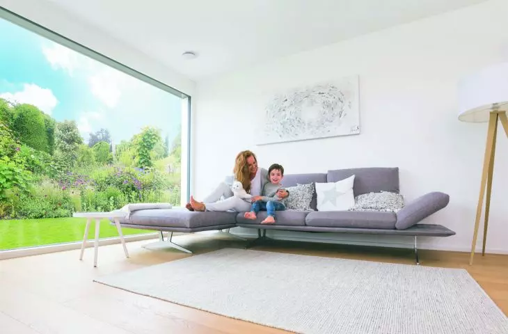 Anemostat nawiewny Zehnder ComfoValve Luna S w salonie