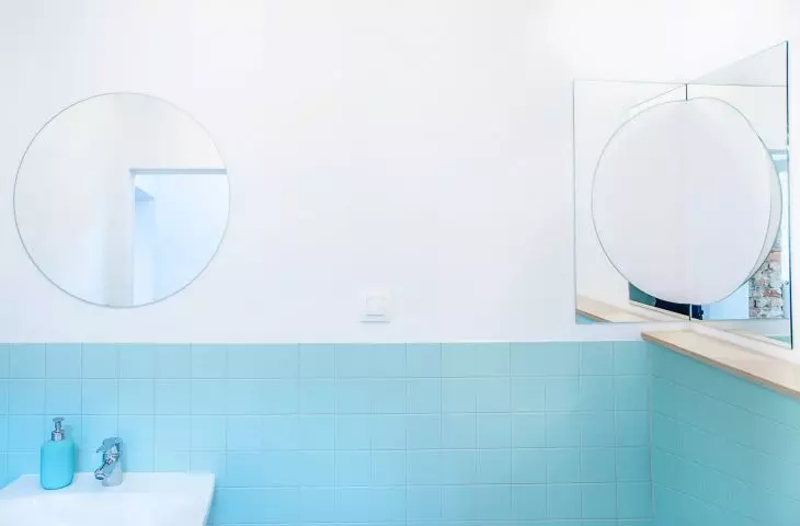 toilet in the cafe