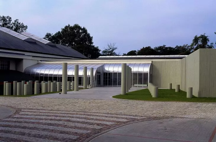 Podjęcie dziedzictwa modernizmu z depozytu historii