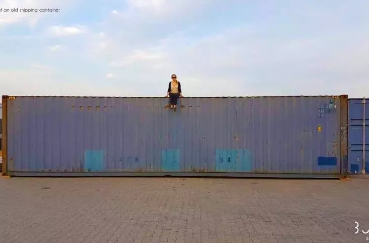 Kaja Bursa i kontener