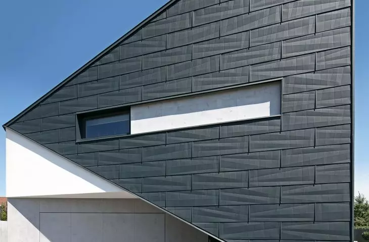 RE: TRIANGLE HOUSE, trójkątna elewacja