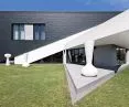 RE: TRIANGLE HOUSE, kontrasty