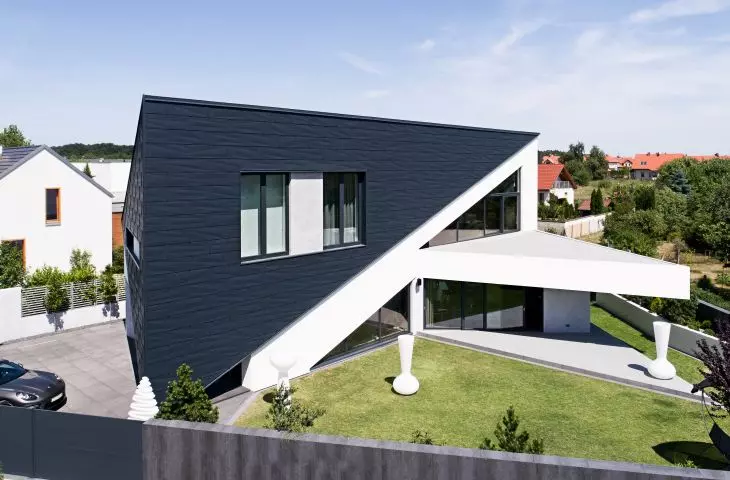 RE: TRIANGLE HOUSE, nietypowy kształt