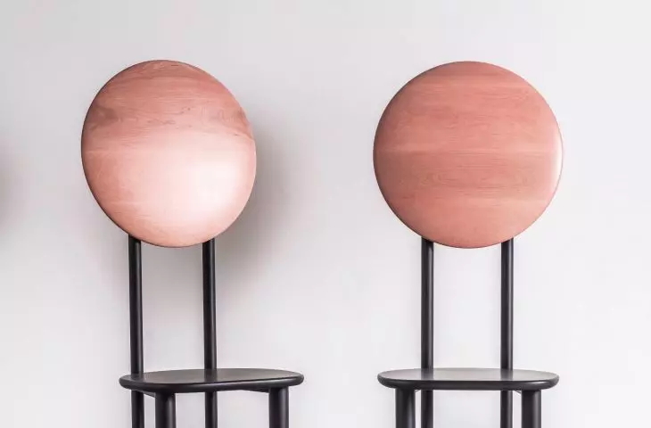 krzesła Pink Moon, proj.: Studiopepe 