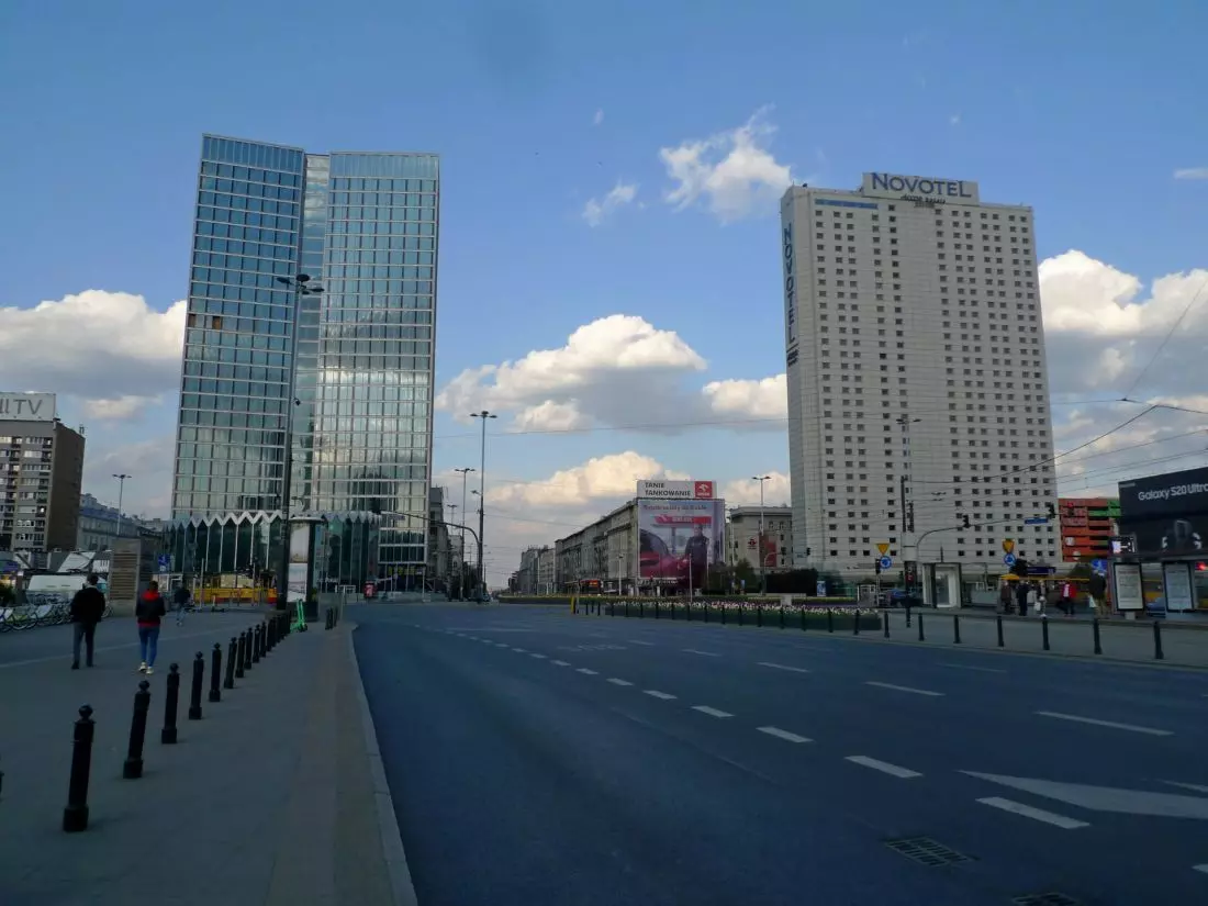 od lewej: Widok
Towers, Hotel Forum