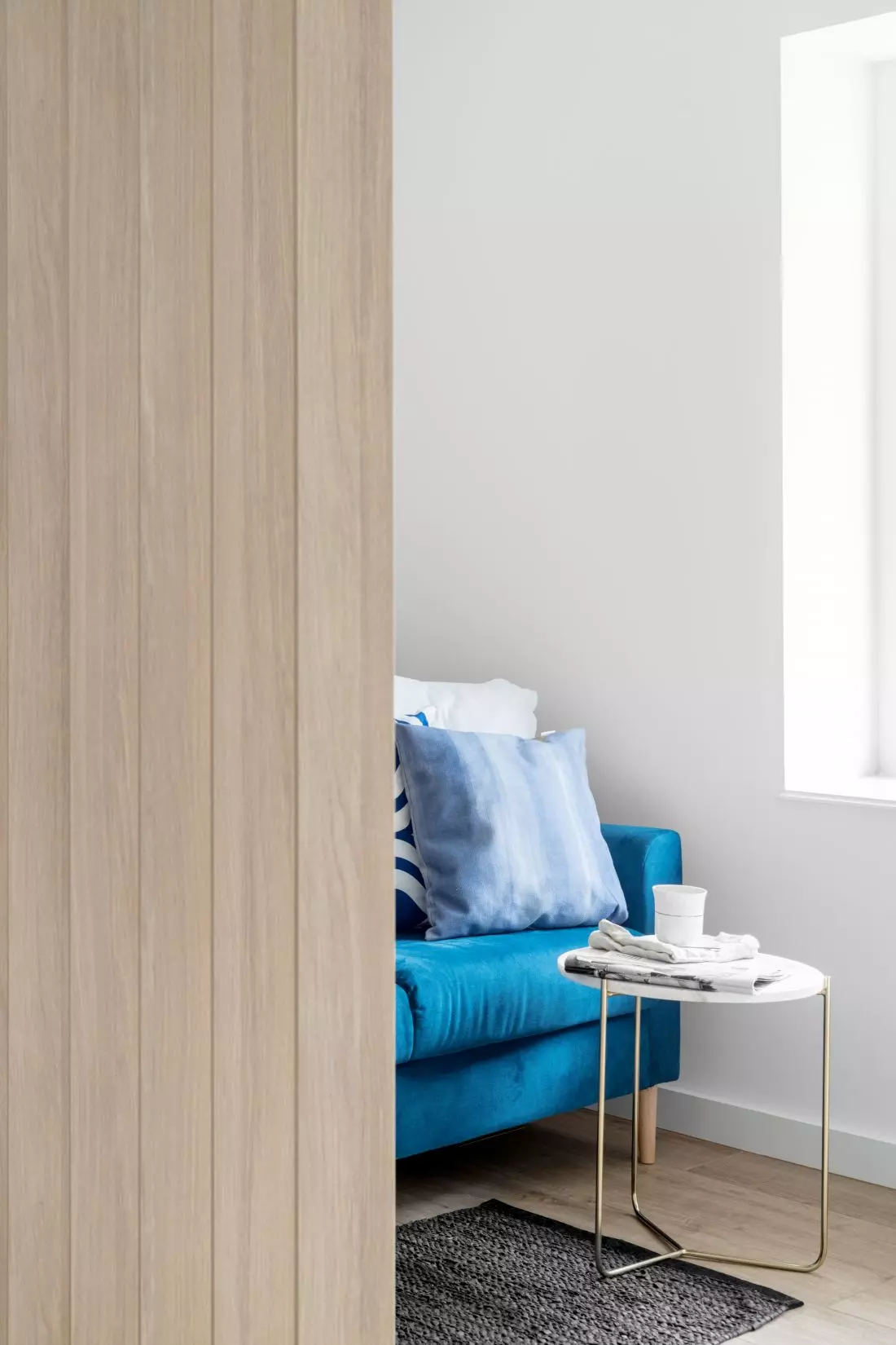 błękitna sofa