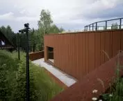 bryła obłożona jest cortenem