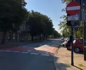 28 Pułku Strzelców Kaniowskich Street, a contra lane and a bicycle lock