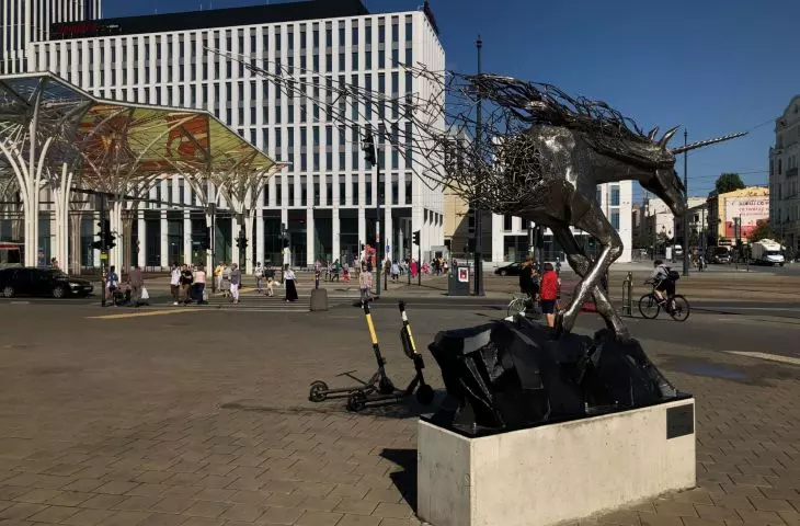 rzeźba przedstawiająca jednorożca