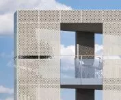 Budynek wielorodzinny w Poznaniu, detal narożnika