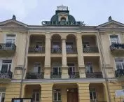 Sanatorium Oblęgorek building before renovation