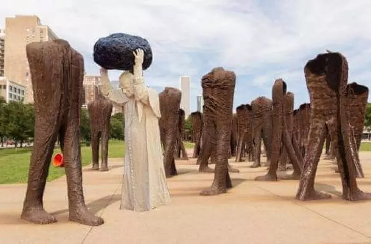 Mem based on works by Jerzy Kalina and Magdalena Abakanowicz