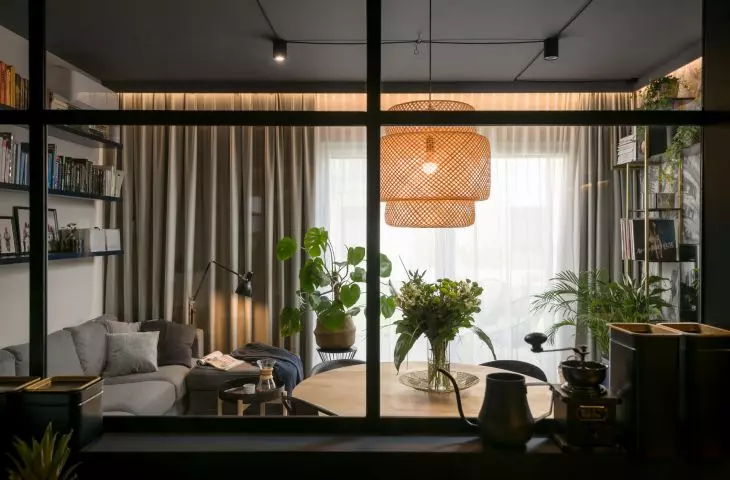 widok z kuchni na salon