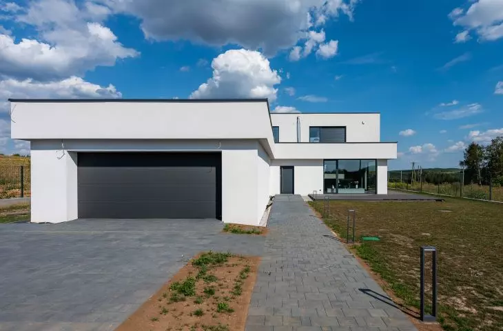House on the Slope, view from the garage side