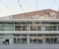 charakterystyczny neon został odtworzony przez pracownię Jacka Hanaka