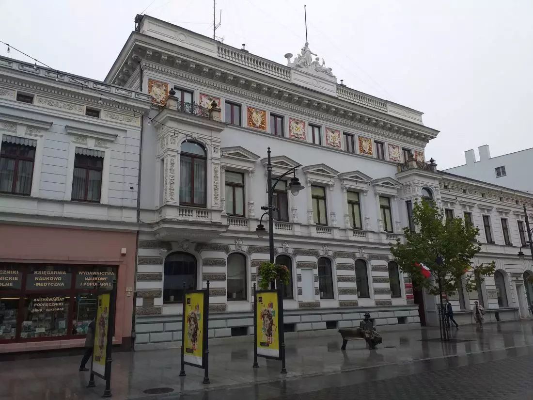 Obecna siedziba władz
miasta – dawny pałac J. Heinzla przy ul. Piotrkowskiej.