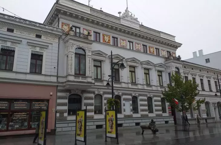 The current seat of the city government - the former palace of J. Heinzl on Piotrkowska Street. 