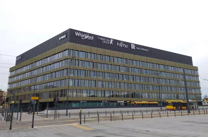 Komercyjne biurowce w Nowym Centrum Łodzi. Czy nowa siedziba Urzędu Miasta będzie kolejnym korpo-pudełkiem?