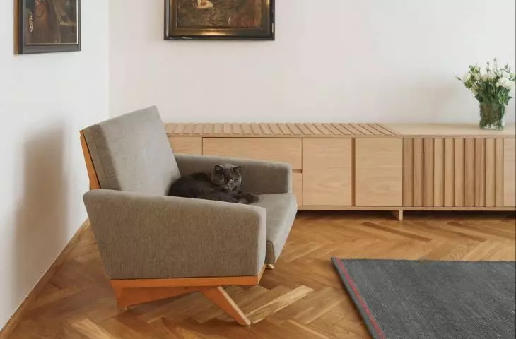 armchair in the living room, design: Georg Thams