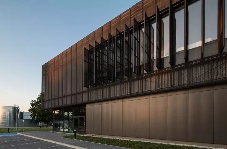 Budynek przemysłowy z zapleczem biurowym, Nowy Tomyśl, proj.: P3 Pracownia Architektury