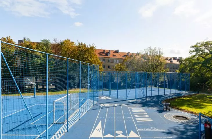 TU WOLNO grać w piłkę - Ogród Jordanowski nr 1 w Poznaniu, proj.: UGO Architecture