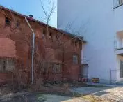 Zabytkowy budynek dawnych koszar artylerii