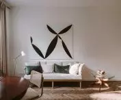 odnowiona skandynawska sofa