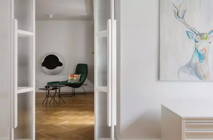 Glass doors between the study and living room
