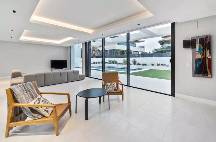 Beach house in El Puerto de Santa María, Spain, designed by BIA Arquitectos