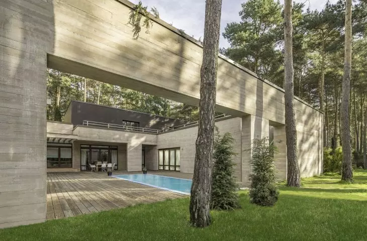 The Concrete, widok od strony ogrodu