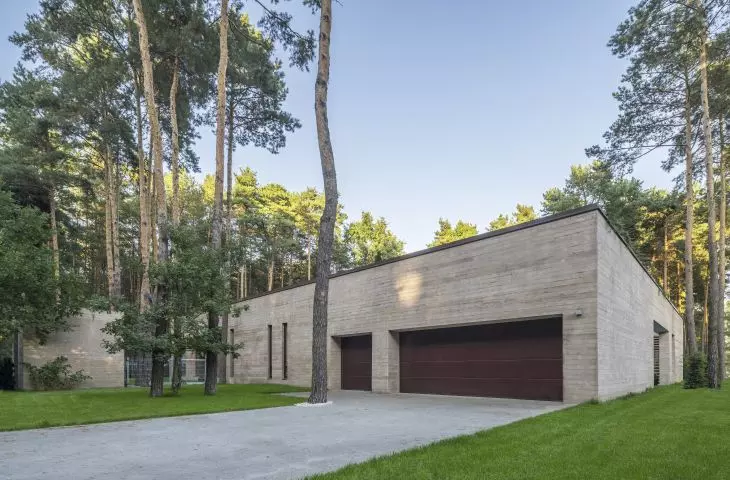 The Concrete, widok od strony ulicy