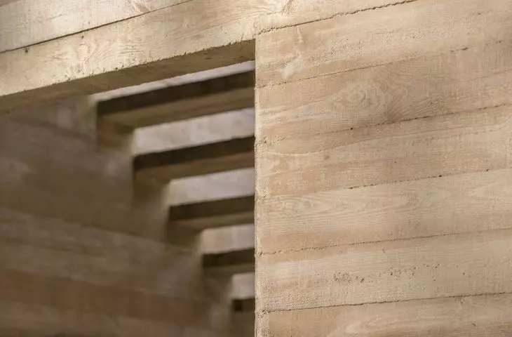 The Concrete, detal elewacji z betonu