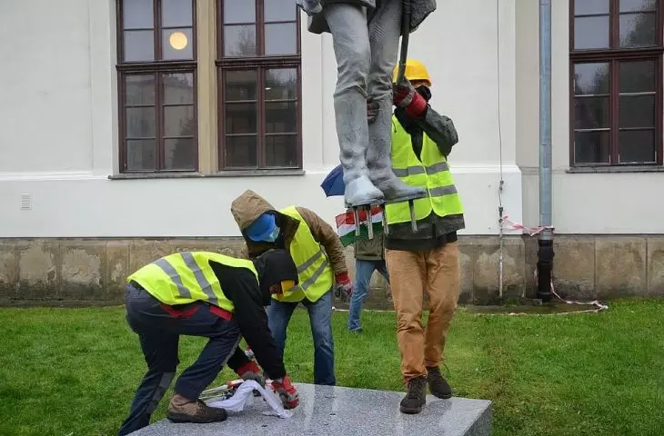 installation of a statue of Pál Teleki in Krakow