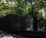 dark plaster depending on the plane of the wall will look different