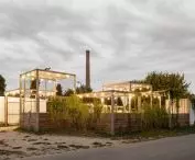 oświetlona przestrzeń założenia