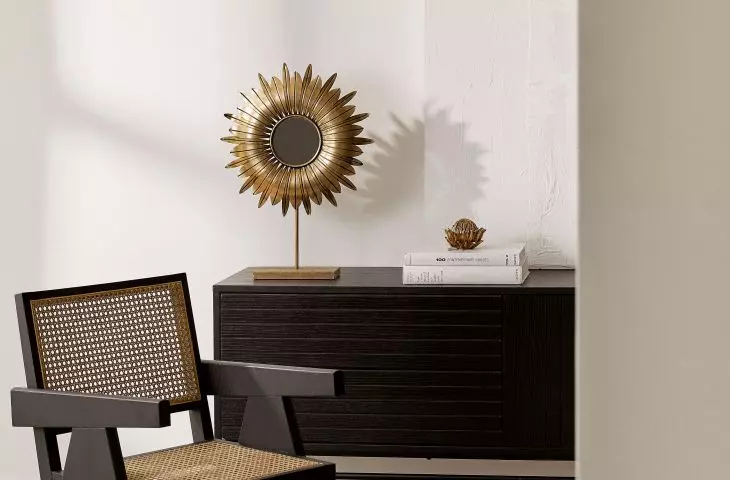 Black looks good when paired with gold