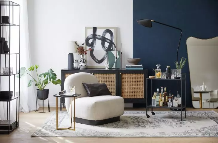 Strong wall colors
