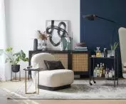 Strong wall colors