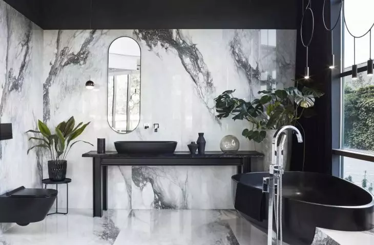 Arranging the bathroom with Maxfliz