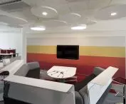 Akustyczny panel ścienny Ecophon Akusto Wall C z nadrukiem