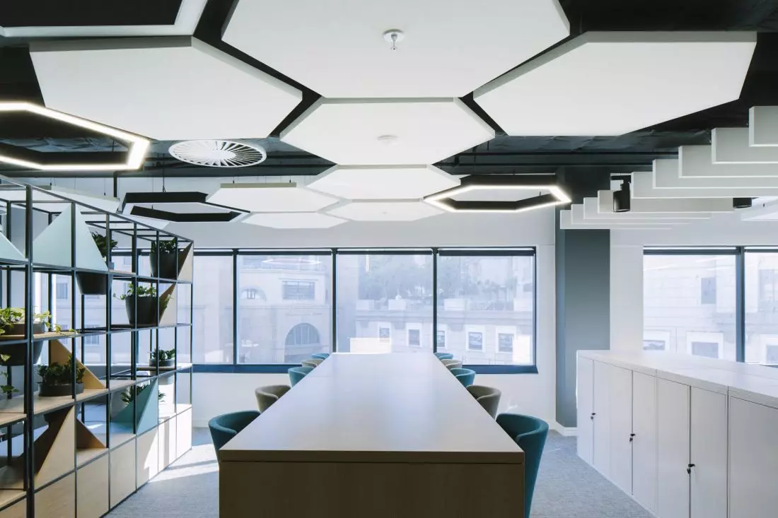 Sufitowa wyspa
akustyczna Ecophon Solo Hexagon © ECOPHON