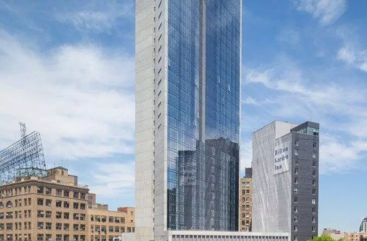 ALUPROF facades: LIC Marriott, New York, proj.: Handel Architects LLP