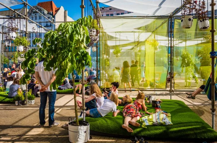 Tymczasowa przestrzeń publiczna dla Malta Festival Poznań 2017