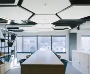 Sufitowa wyspa akustyczna Ecophon Solo Hexagon