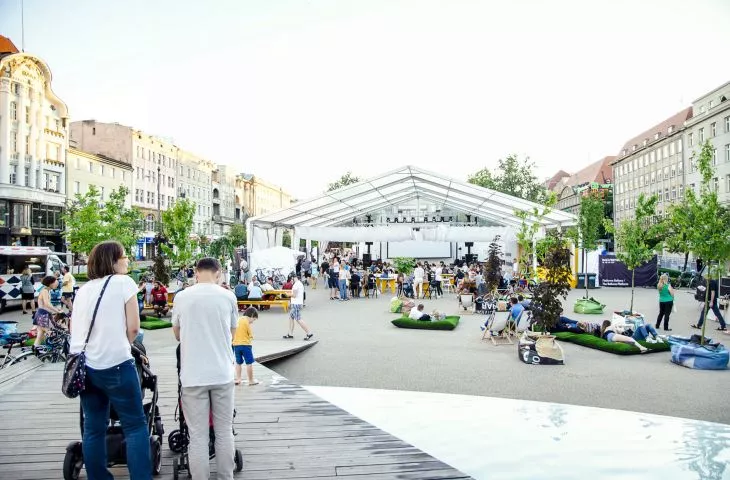 Tymczasowa przestrzeń publiczna dla Malta Festival Poznań 2017