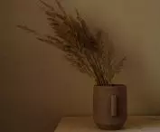 natural decorations in the bedroom
