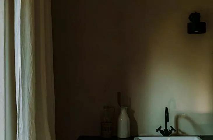 natural light in the kitchen