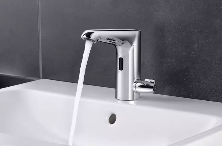 SCHELL XERIS E infrared washbasin faucet